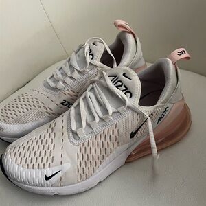 Women’s Nike Air Max 270